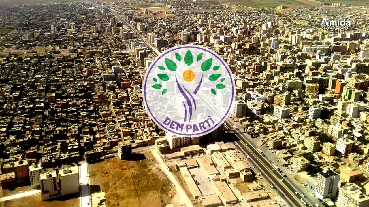 DEM Parti Belediye başkanını istifaya çağırdı