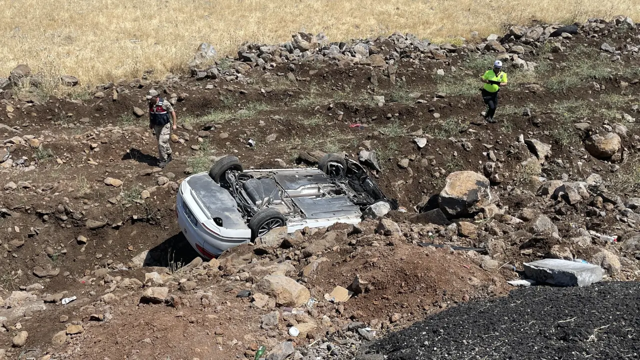 Şanlıurfa'da otomobil devrildi: 4 yaralı