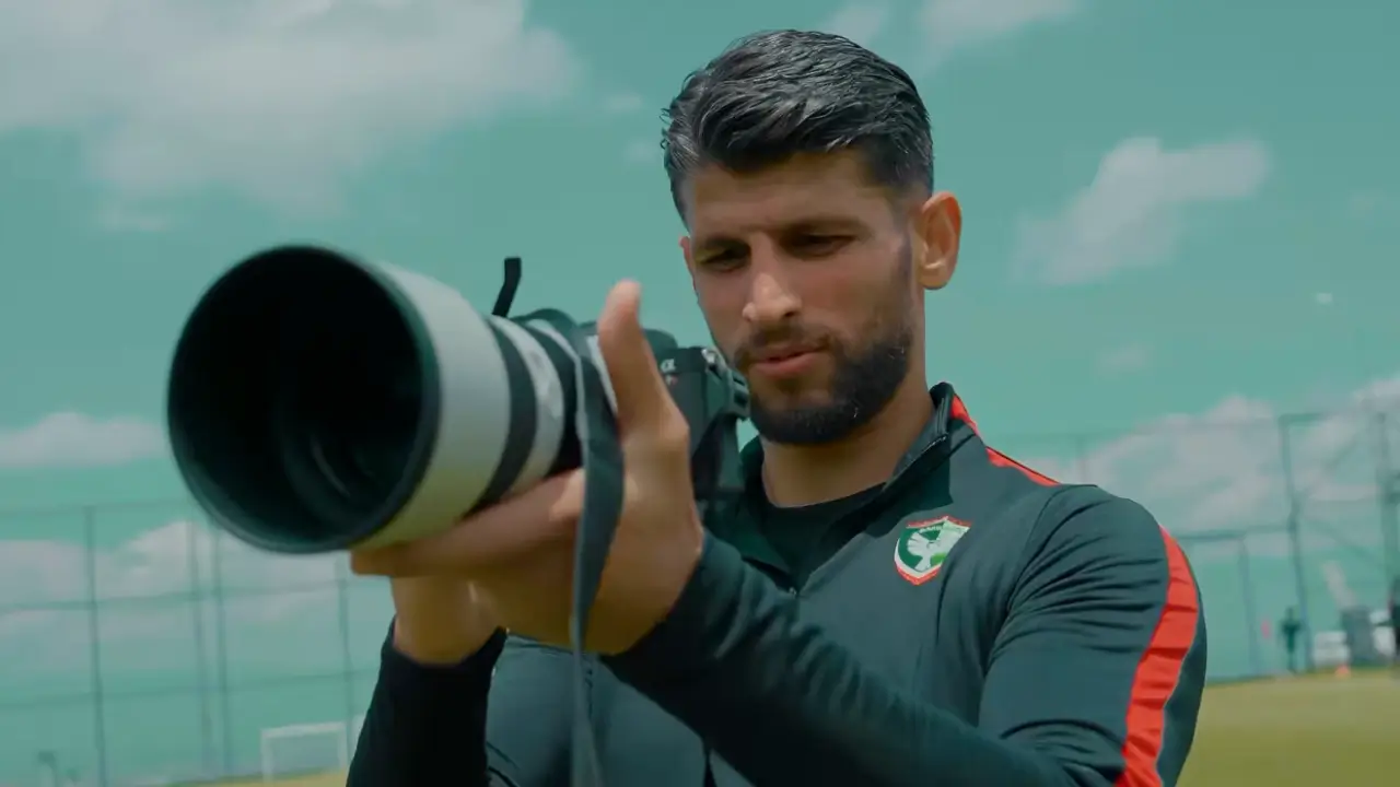 Amedspor kampında komik anlar: Oyuncu kamerayı eline aldı