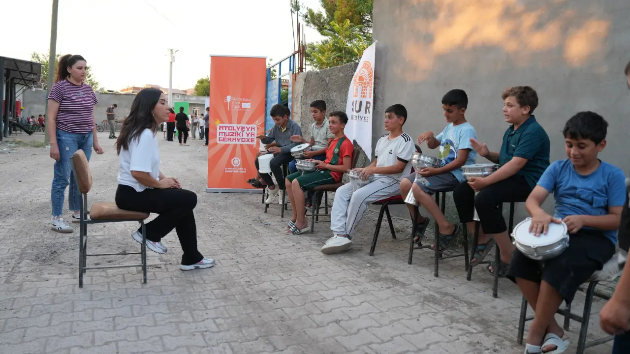 Diyarbakır'ın kırsal mahallelerinde çocuklar müzikle buluşuyor