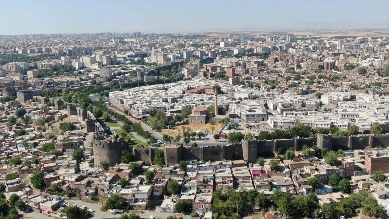 Diyarbakır’da bir konferans daha