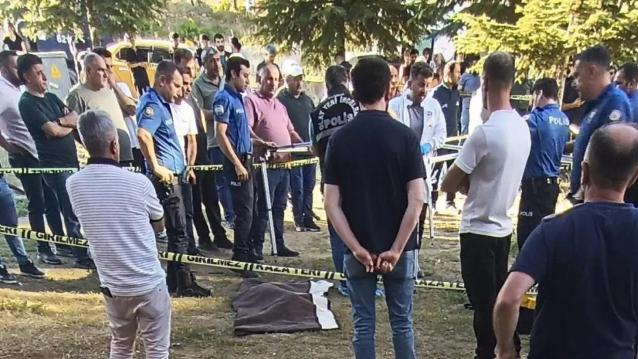 Hakkari'de ambulansın çarptığı çocuk hayatını kaybetti