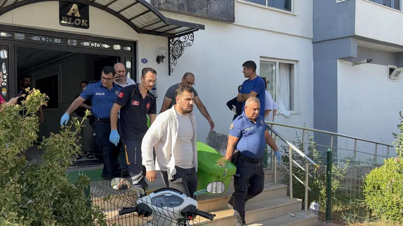 Gaziantep'te bir kadın asansöre sıkışarak can verdi