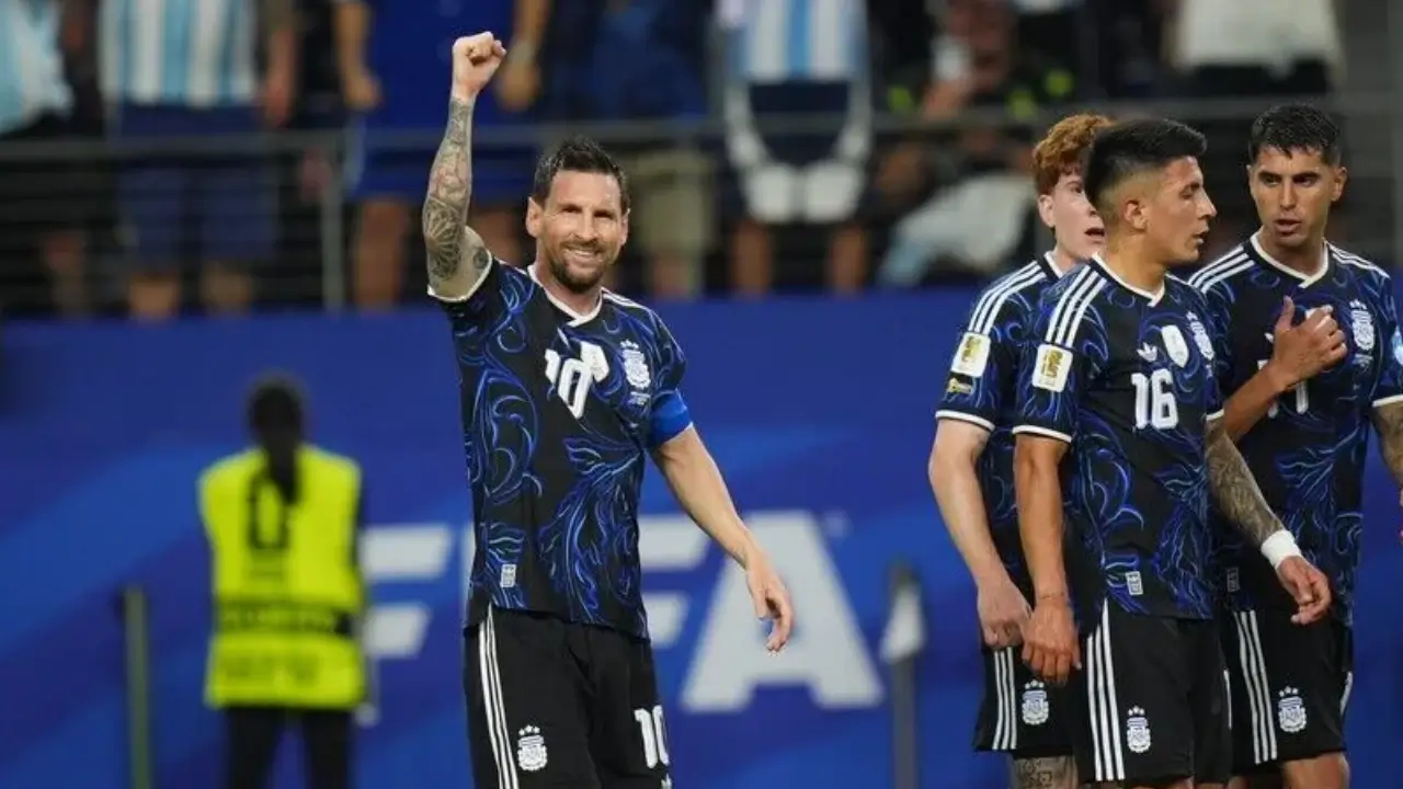 Messi İngilizlerin hevesini kursağında bıraktı: Arjantin finalde