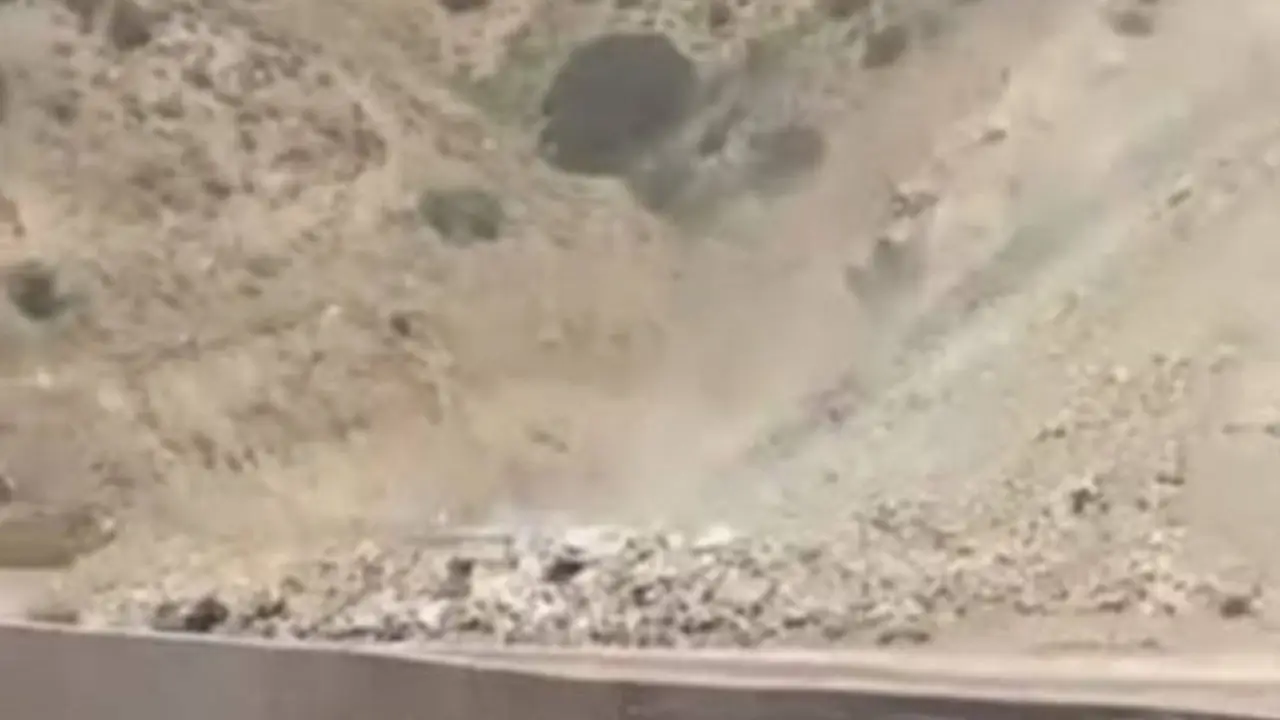 Hakkari-Van karayolu çift yönlü olarak ulaşıma kapandı