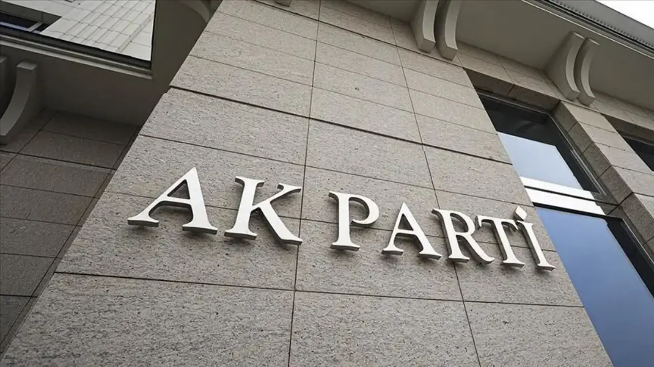AK Partili il başkanı iş yoğunluğundan görevini bıraktı