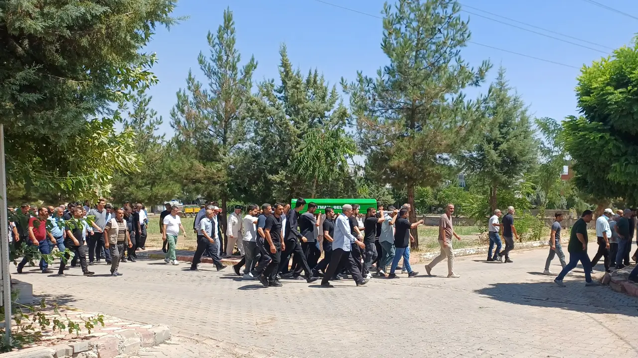 Batman'da mezarlık katliamı: Cenazeler toprağa verildi
