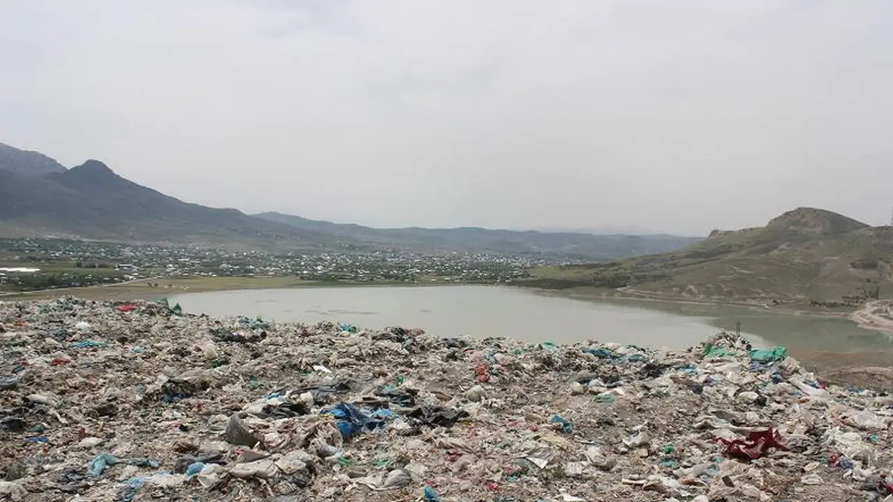 Sıhke Gölü kirleniyor: Van’da çöp alarmı