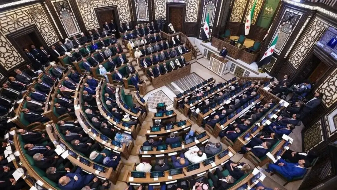 Suriye Meclisi toplandı: İç tüzük komisyonunda Kürtler yer almadı