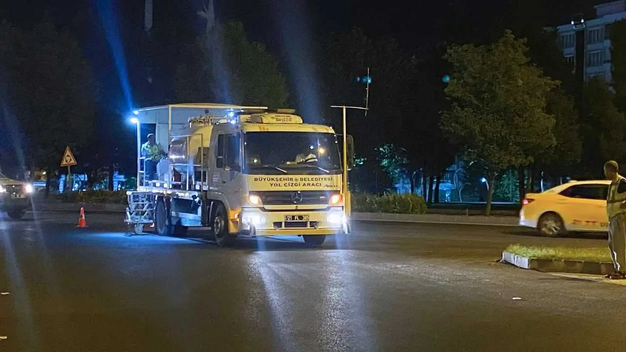 Diyarbakır’da silinen yol çizgileri yenilendi