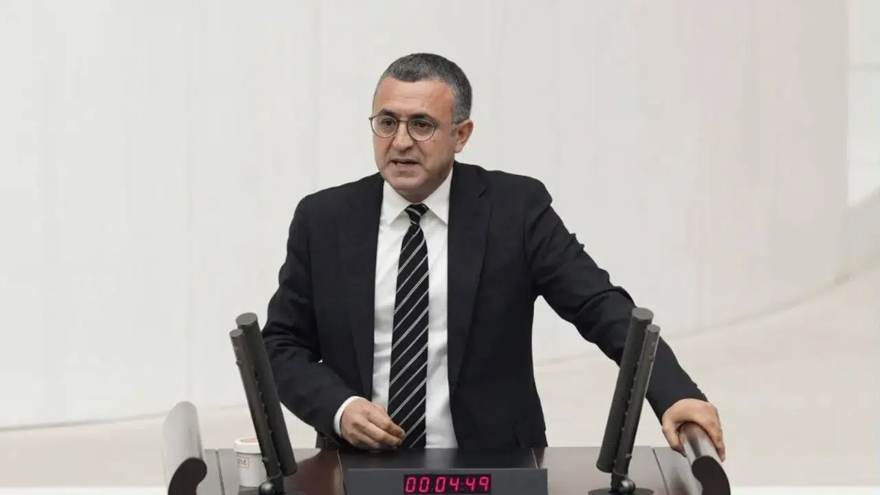 DEM'li vekilden Diyarbakır basınına destek:  ‘Sokaklar çetelere teslim edilemez’