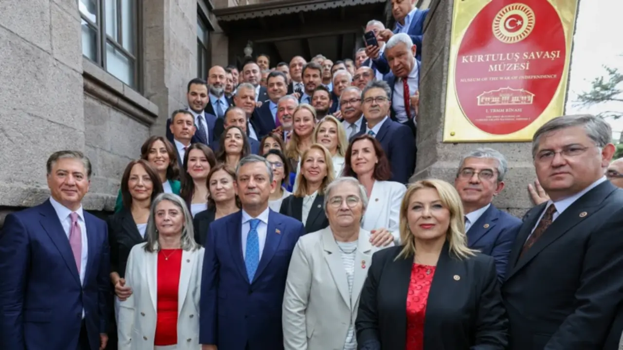 Özgür Özel'den YENİ Parti'ye bağış çağrısı