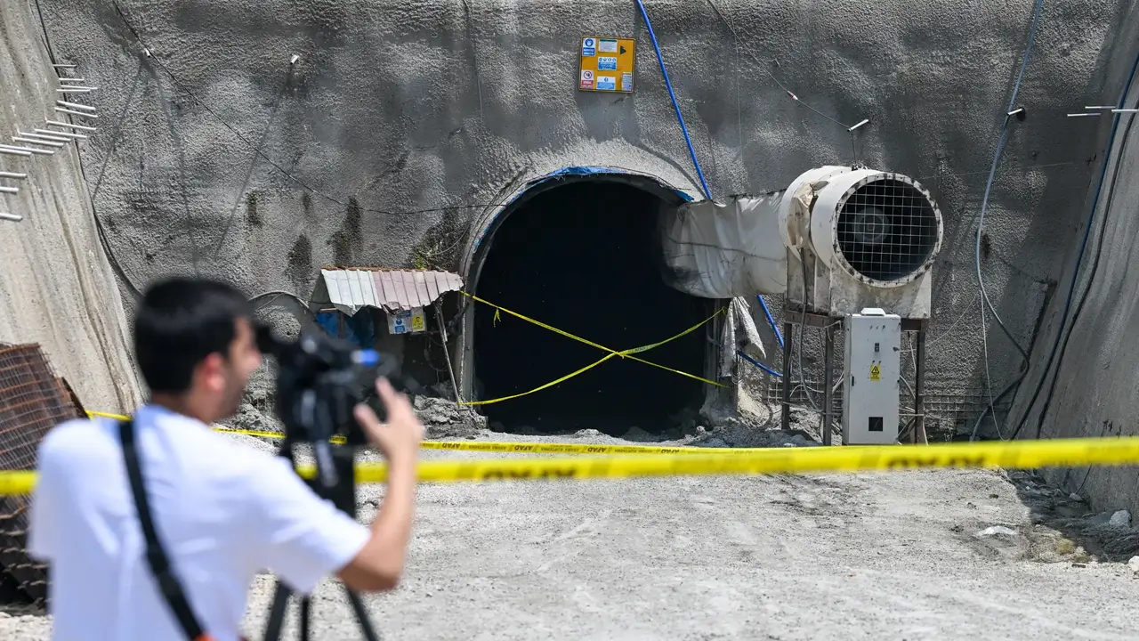 Adana'da tünel göçüğü: 2 işçi hayatını kaybetti