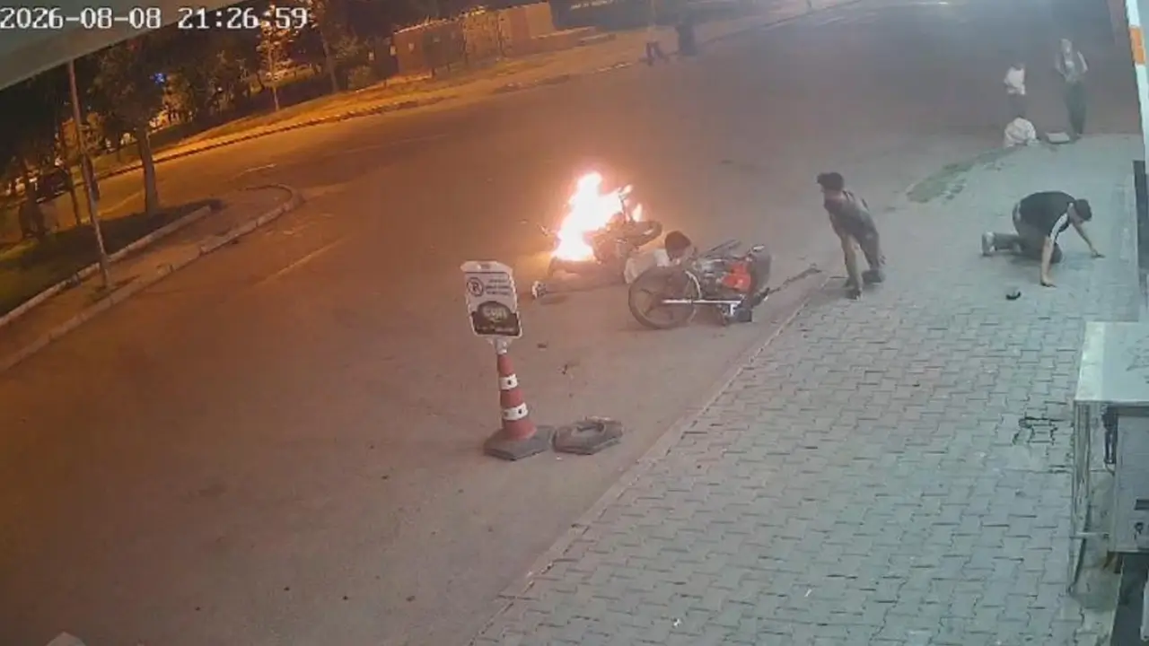 Şanlıurfa´da motosikletler çarpıştı: 4 yaralı