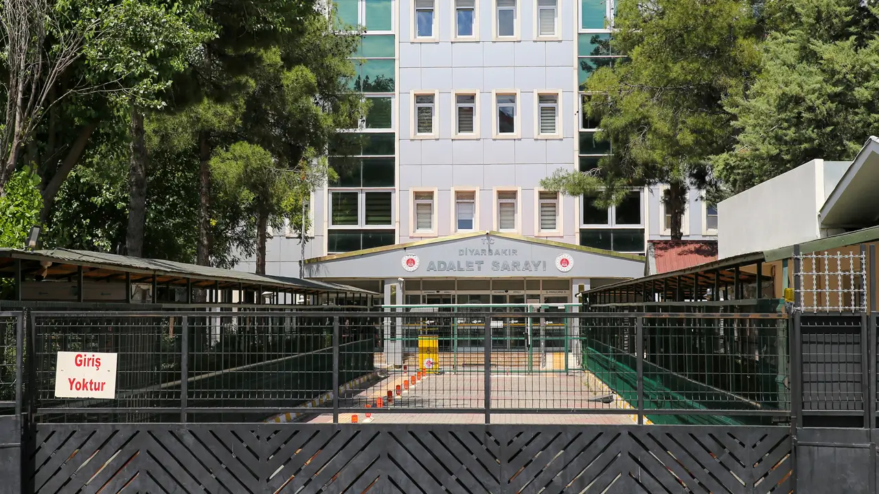 Diyarbakır'da iş yerine silahlı saldırı: Şüpheli tutuklandı