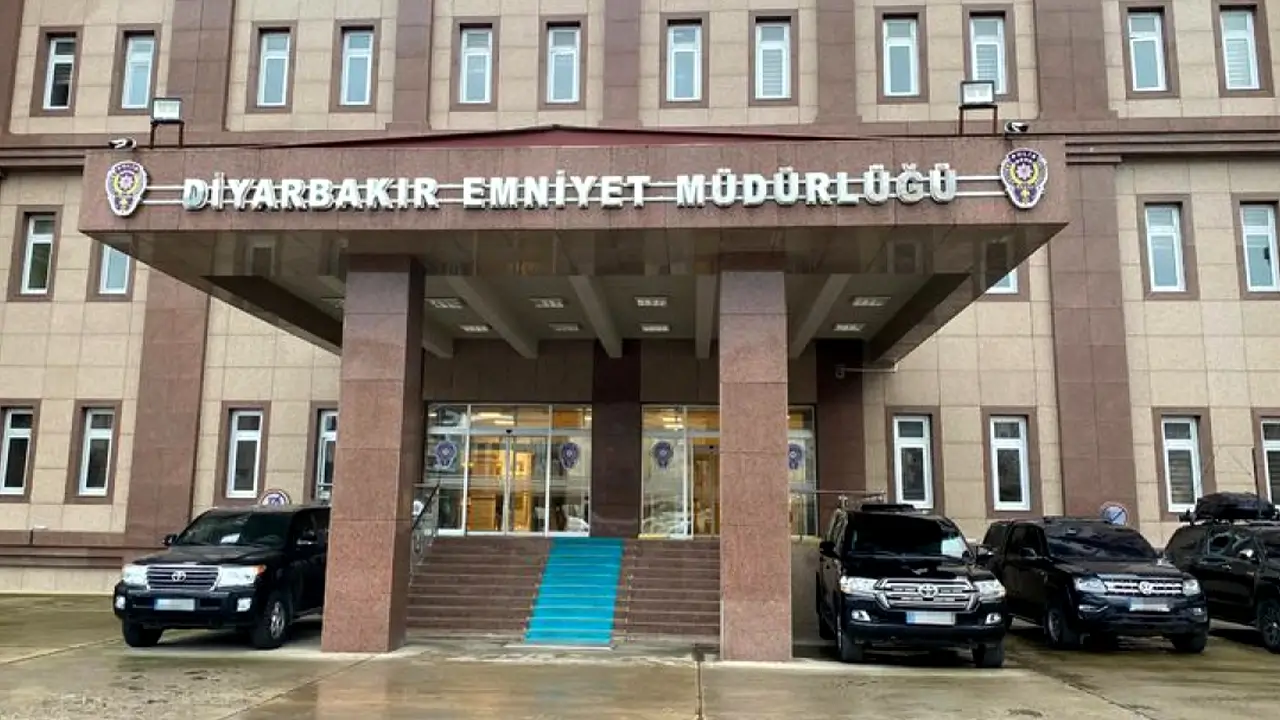 Diyarbakır'da şüphelinin üzerinden 560 sentetik hap çıktı