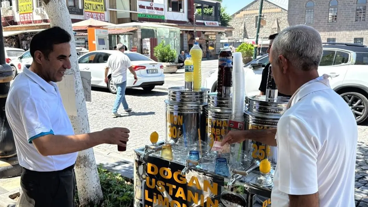 Diyarbakır’da 32 yıldır meyan şerbeti geleneğini yaşatıyor