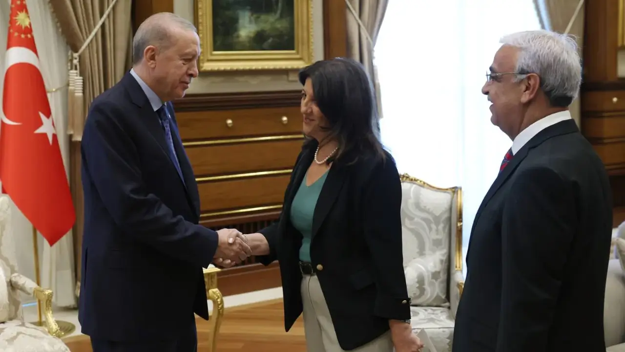 Erdoğan ve İmralı heyeti Külliye’de görüştü