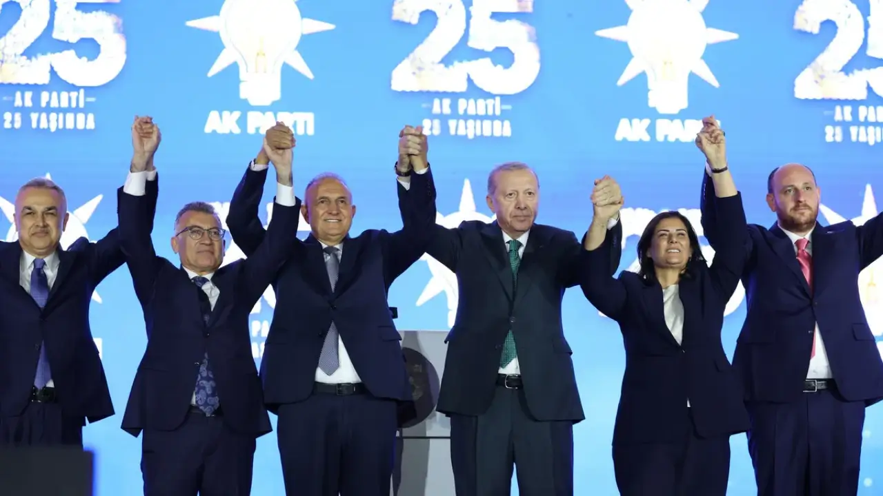 DEM Partiden ayrılan belediye başkanı AK Partiye geçti