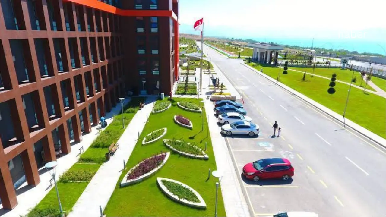 Van’da kamu alanlarında dikkat çeken peyzaj uçurumu: Kuruma var, vatandaşa yok