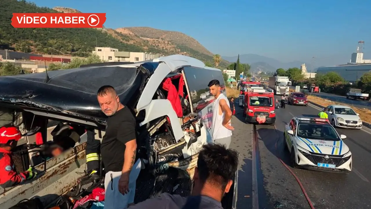 Yolcu otobüsü tıra çarptı: 2 ölü, 3’ü ağır 18 yaralı