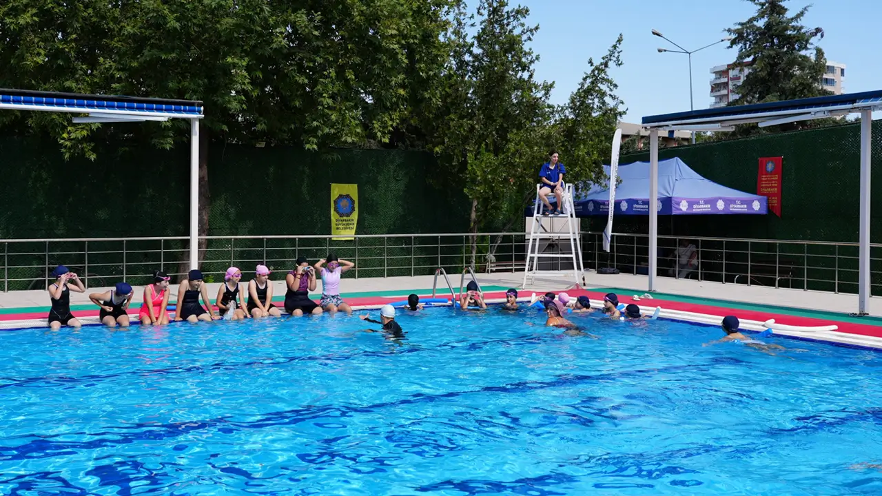 Diyarbakır’da 3 bin çocuğa ücretsiz yüzme eğitimi