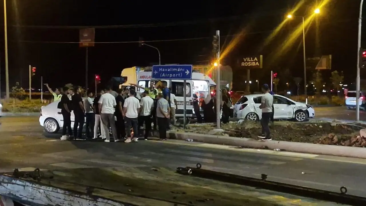 Diyarbakır’da iki otomobil çarpıştı: 7 yaralı