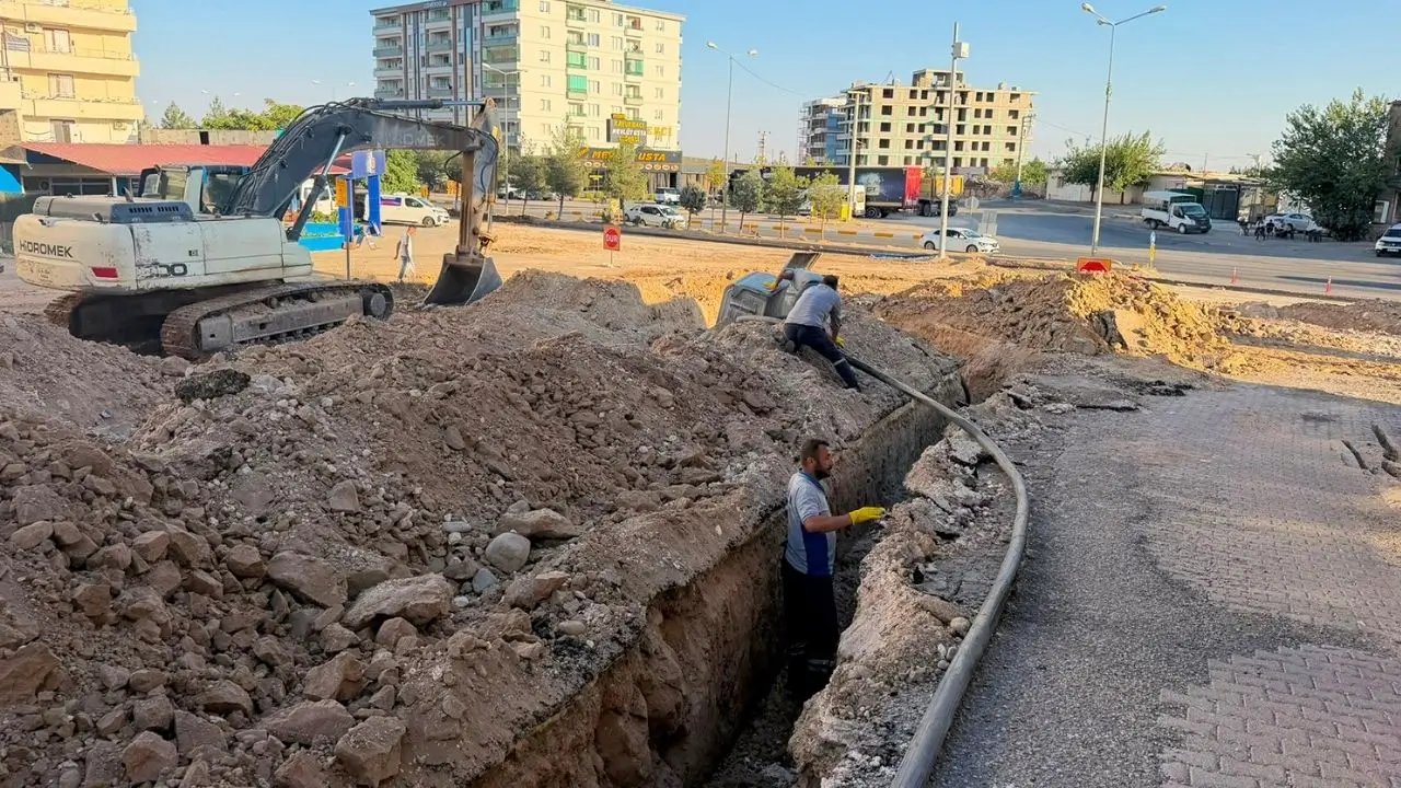 Silvan’da içme suyu ve kanalizasyon hatları yenilendi