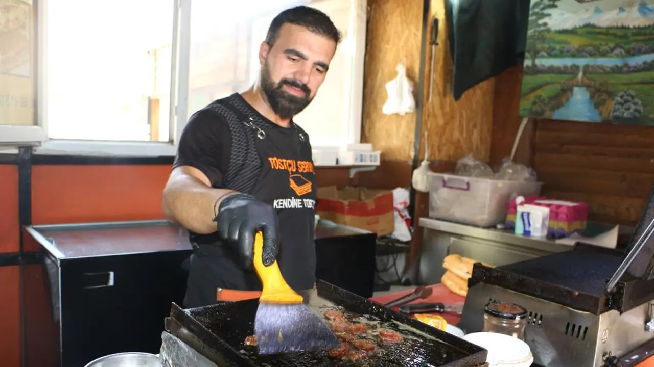 Diyarbakır’da kavurucu sıcakta tost mesaisi