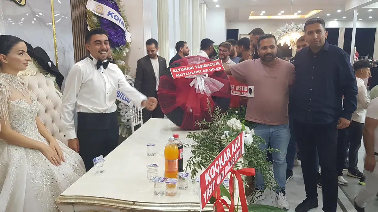 Düğünde şaşırtan hediye: Otomobil lastiği