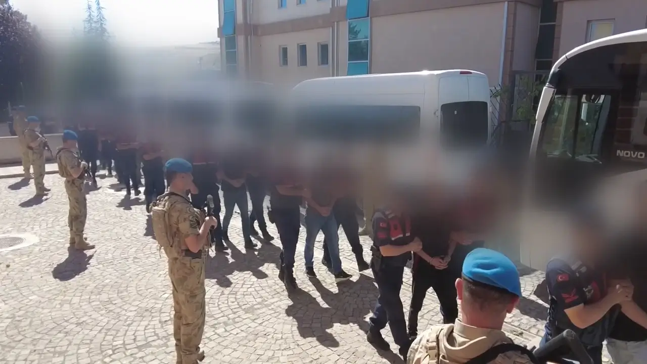 Diyarbakır dahil 19 ilde operasyon: 39 gözaltı