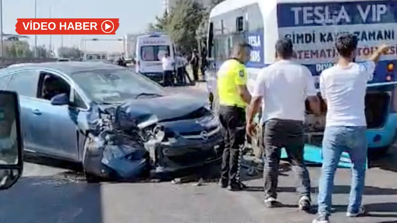 Diyarbakır’da yolcu minibüsü ile otomobil çarpıştı: Yaralılar var