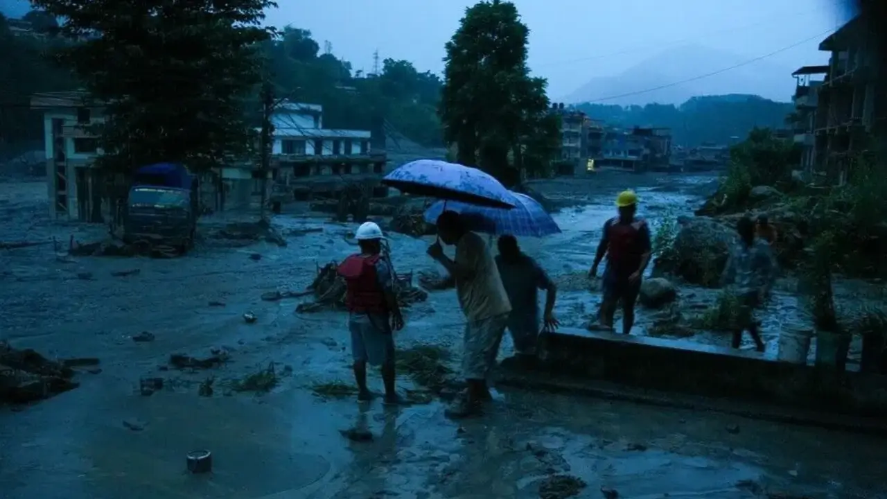 Nepal’de sel felaketi: Can kaybı 157’ye yükseldi