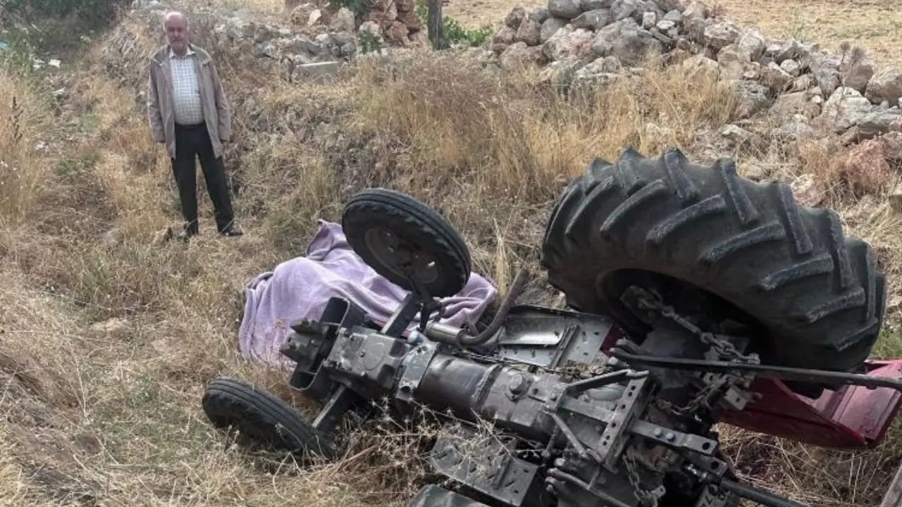 Adıyaman’da traktör devrildi: Sürücü hayatını kaybetti