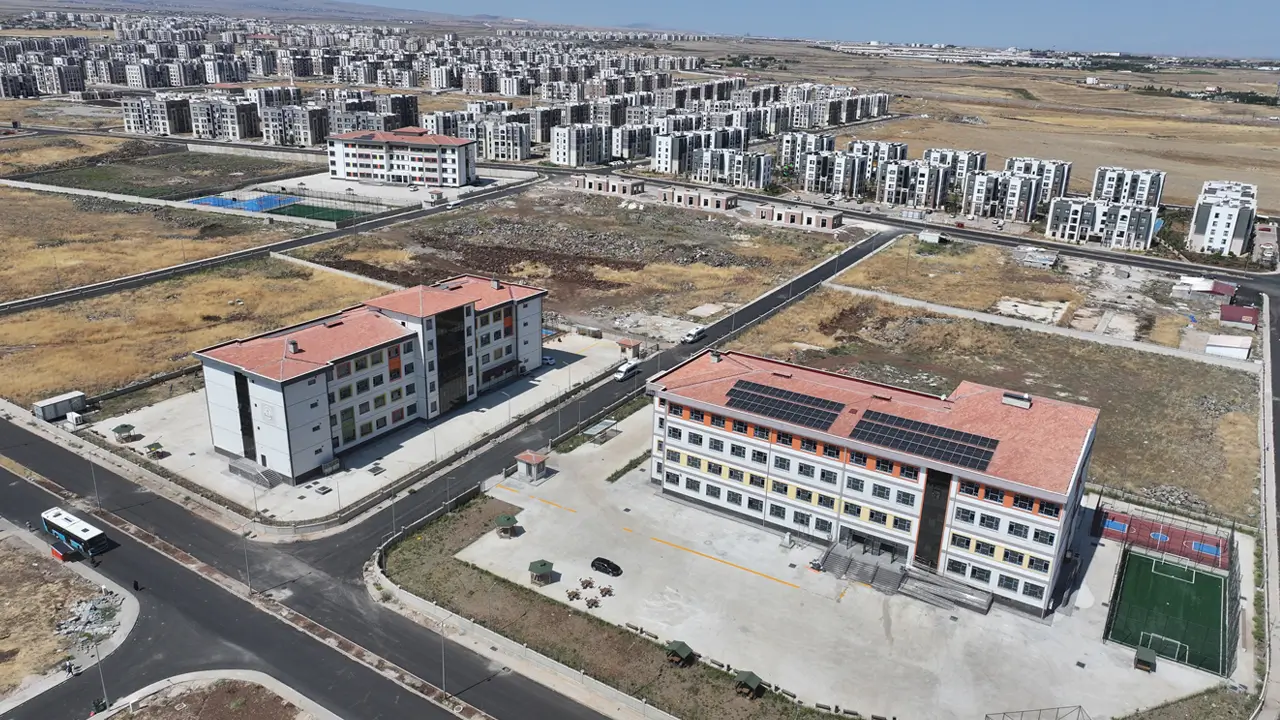 Diyarbakır’a 96 derslikli 3 okul daha