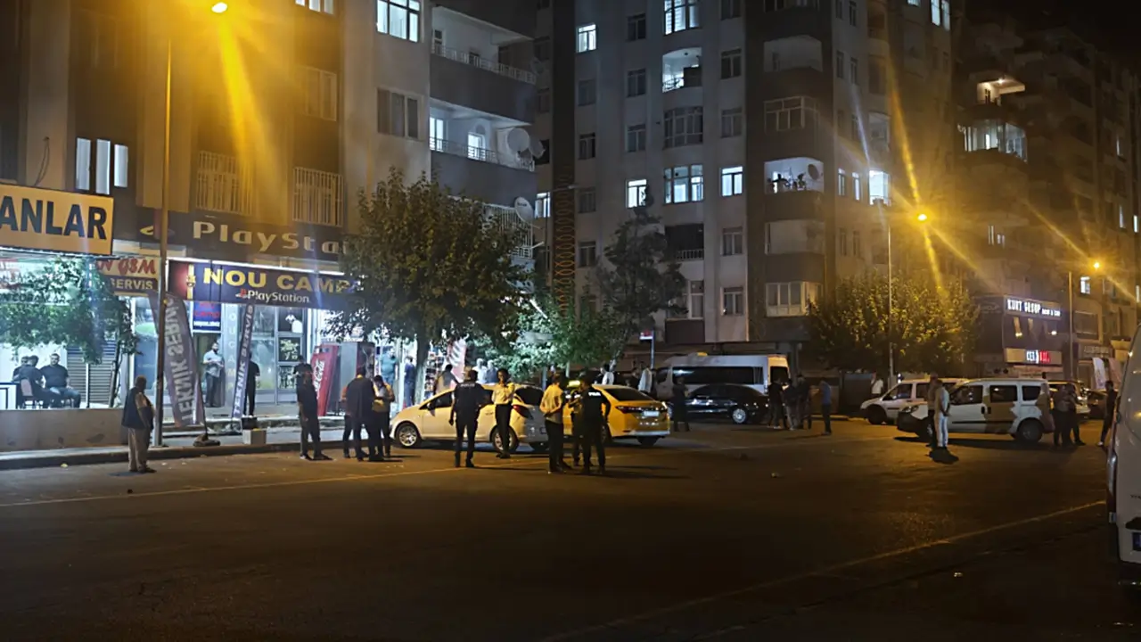 Diyarbakır’da araçtan ateş açıldı: 3 yaralı