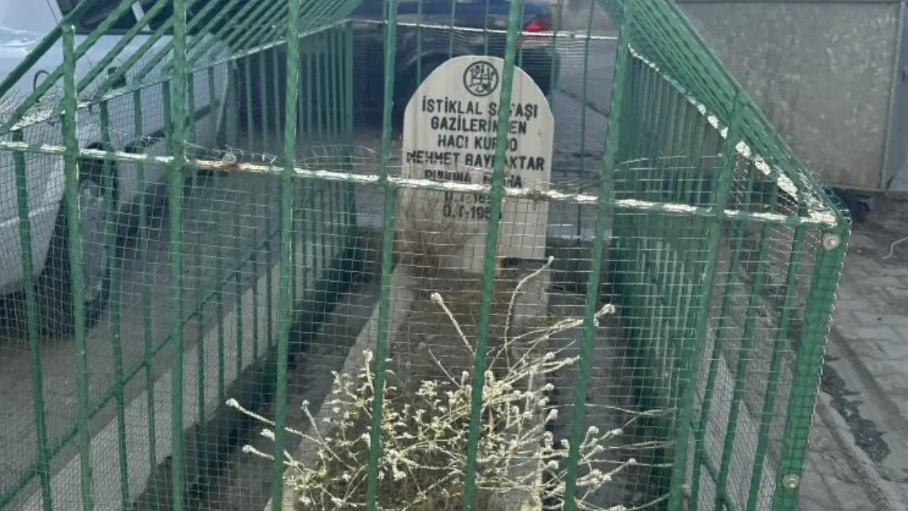Diyarbakır’da mahallenin ortasında kalan mezar: Hacı Kurdo