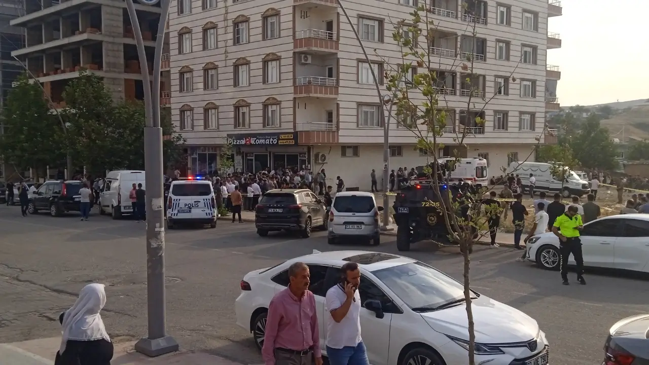 Batman'da bir kişi ailesini öldürdü ardından intihar etti