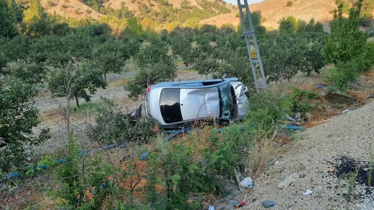 Adıyaman’da otomobil devrildi: 4 yaralı