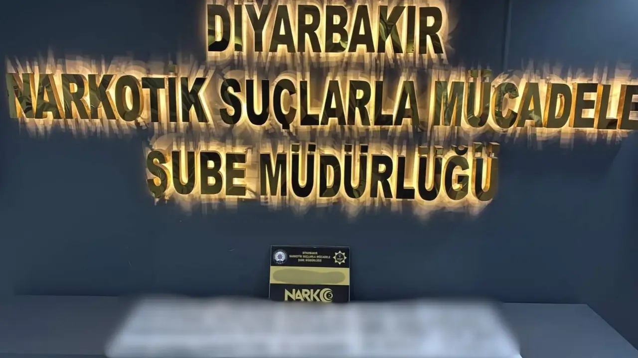 Diyarbakır’da midelerinde uyuşturucu çıkan 2 kişi tutuklandı