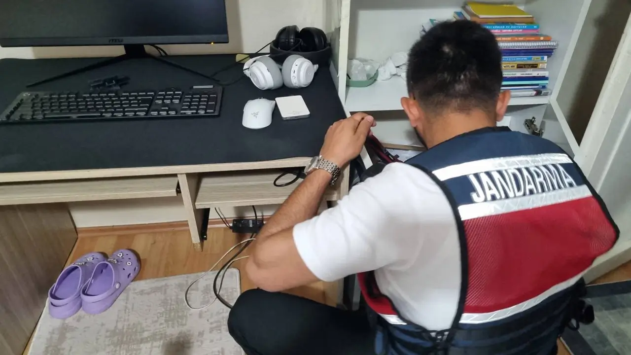 Diyarbakır ve İstanbul’da eş zamanlı siber operasyon