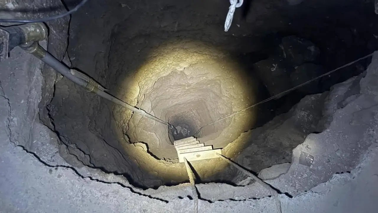 Evin içinden 25 metrelik kaçak kazı çıktı