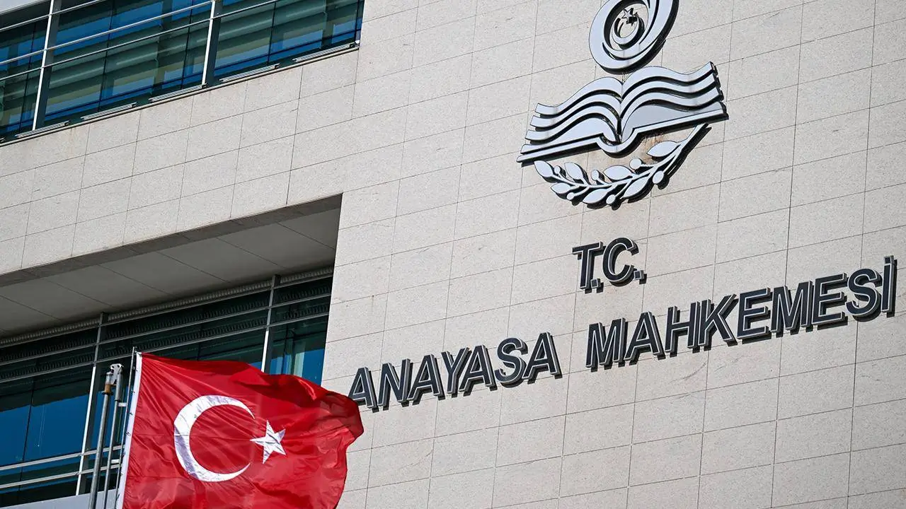 AYM'den nafaka kararı: ‘Süresiz’ ibaresi iptal edildi