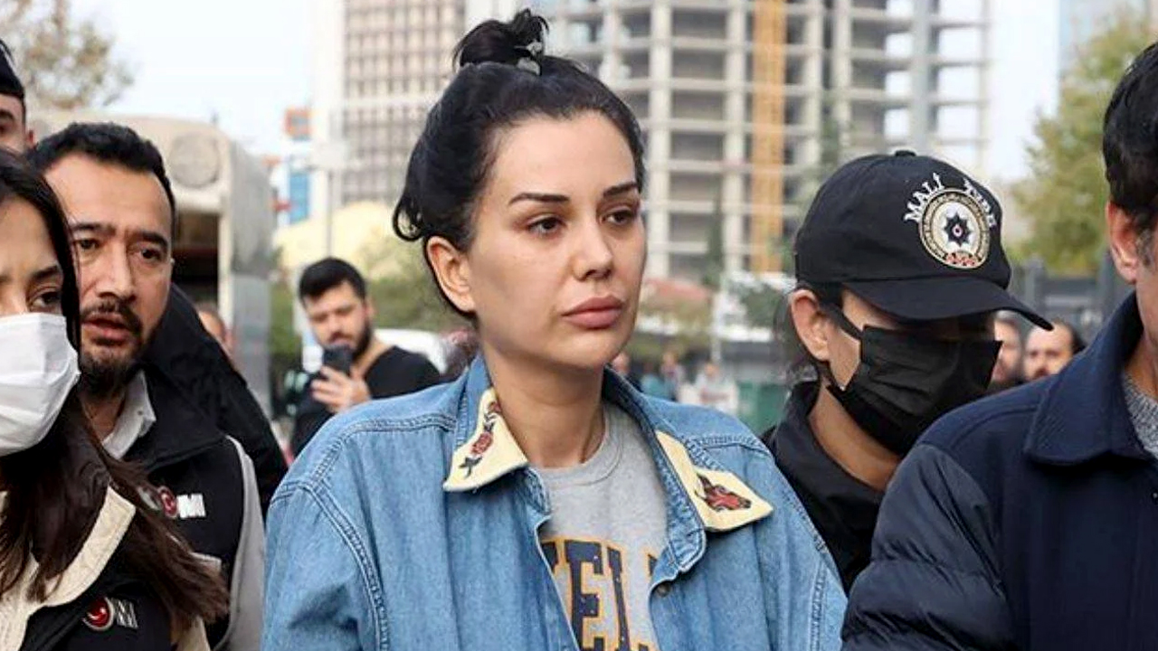 Dilan Polat gözaltında fenalaştı