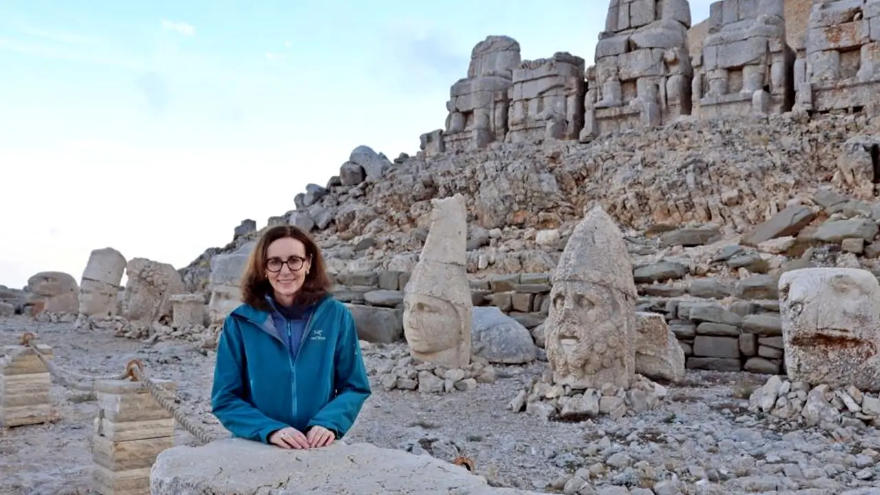 Jennifer Anderson Nemrut Dağı’nda sürprizle karşılaştı