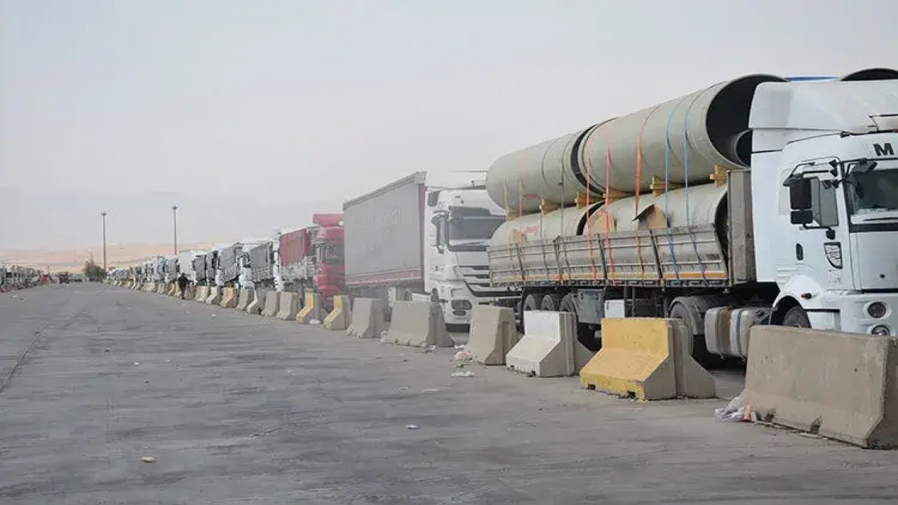 Durdurulan 3 tırda cephanelik çıktı