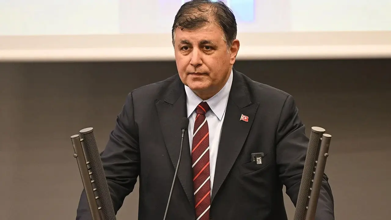 AK Parti’ye geçen Cemil Tugay kimdir?
