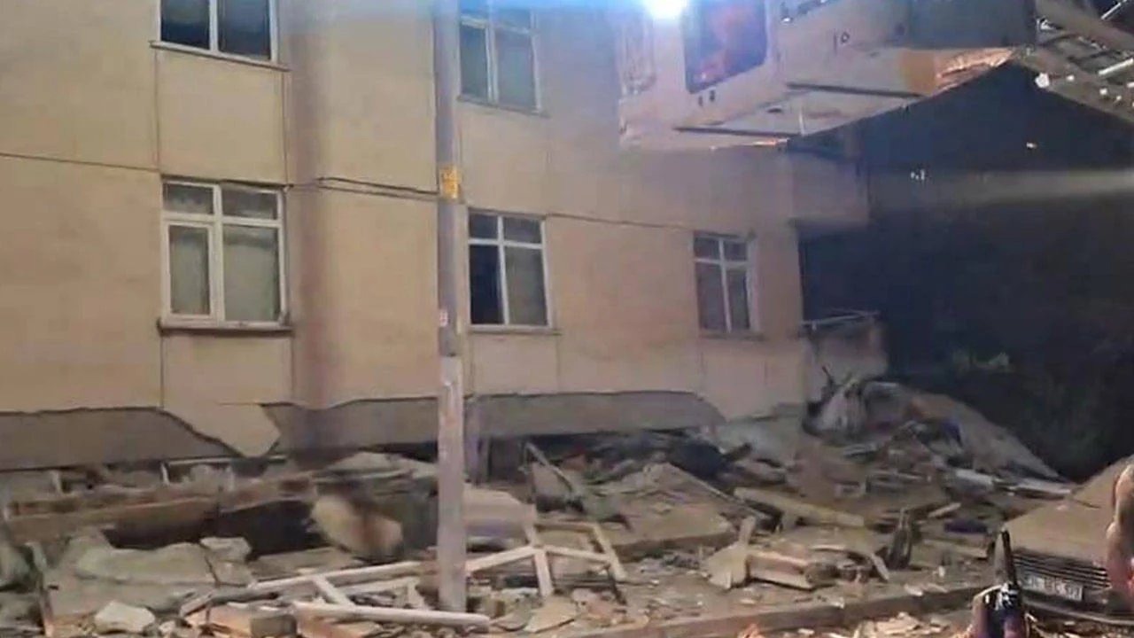 İstanbul’da 6 katlı bina çöktü: Kurtarma çalışmaları sürüyor