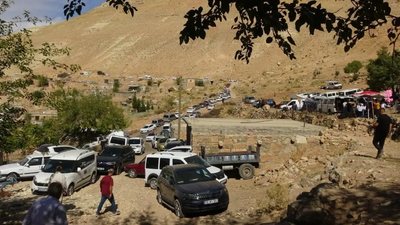 Şeyh Bube Türbesini binlerce kişi ziyaret etti