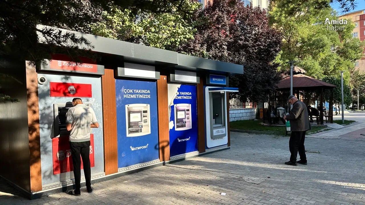Van’da yeşil alan alarm veriyor, parklar ATM’lerle doldu